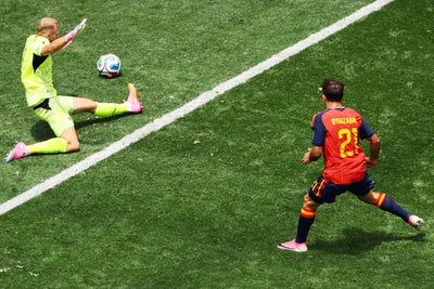 Mikel Oyarzabal scores