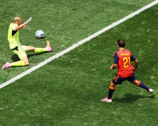 Mikel Oyarzabal scores