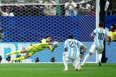 Lionel Messi penalty miss against Egypt